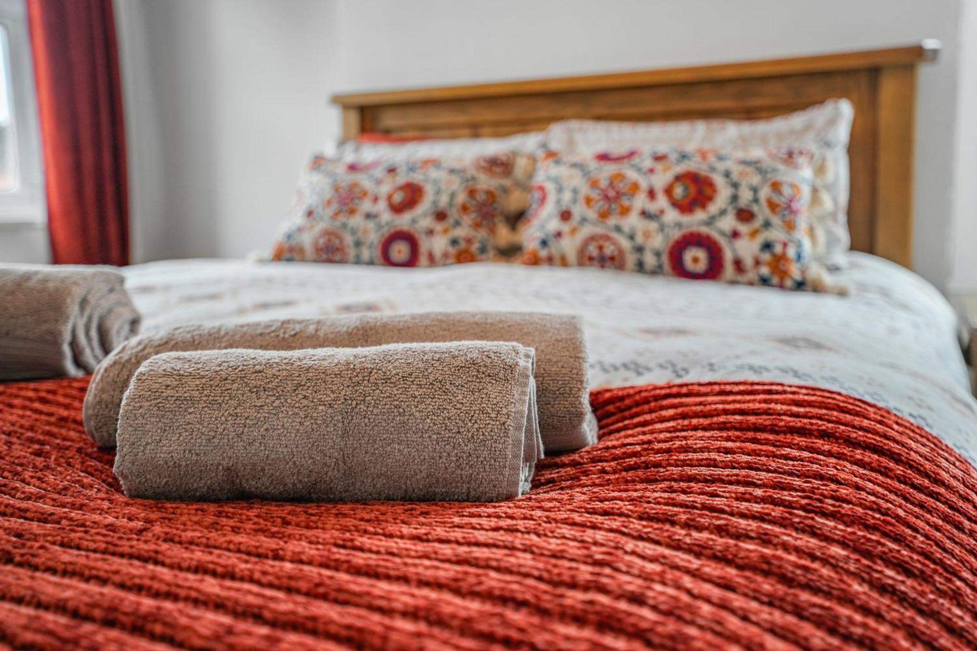 Appartement New 4-bed - - Free Parking